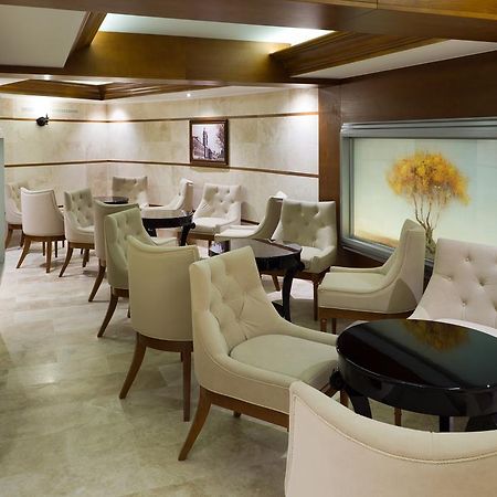 Hotel Central Ньиредьхаза Экстерьер фото
