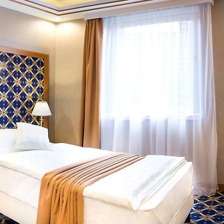 Hotel Central Ньиредьхаза Экстерьер фото