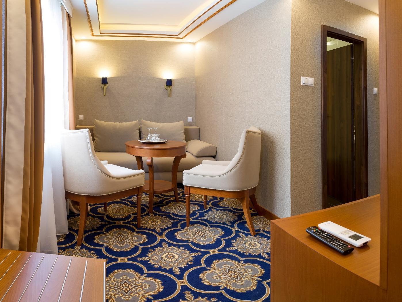 Hotel Central Ньиредьхаза Экстерьер фото