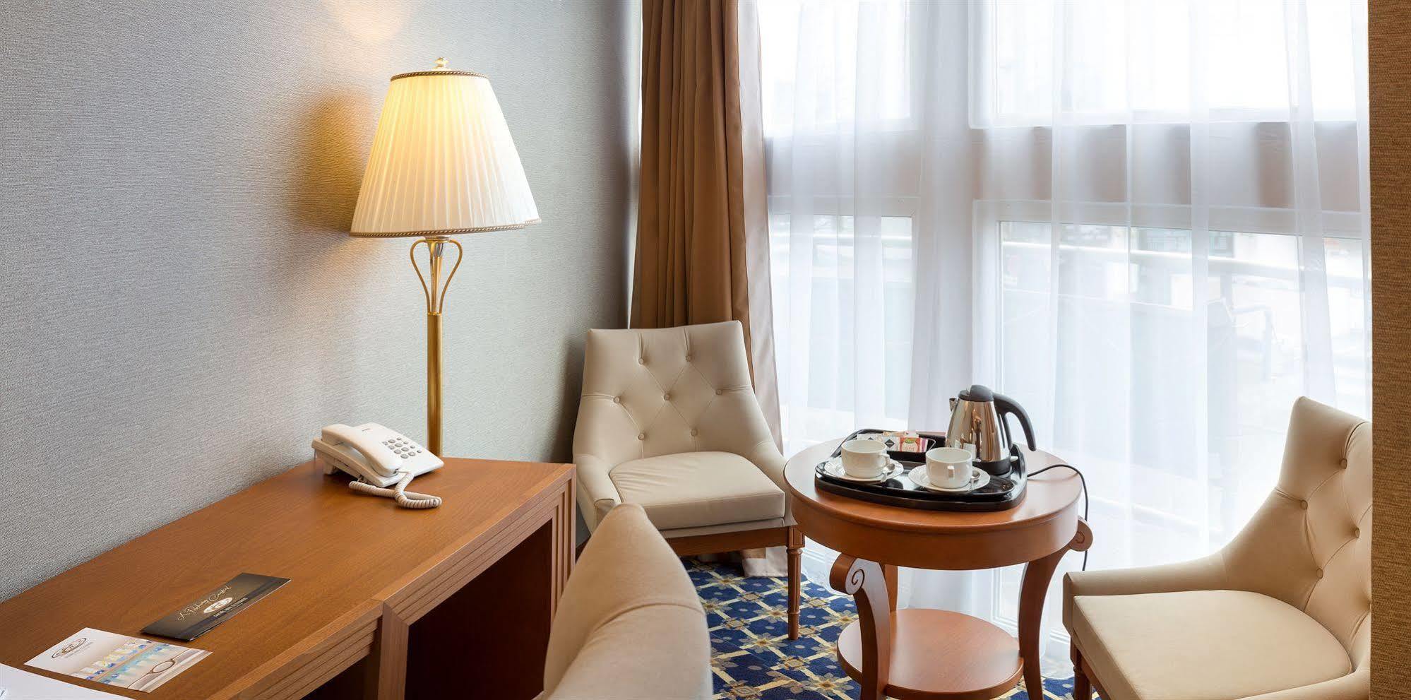 Hotel Central Ньиредьхаза Экстерьер фото